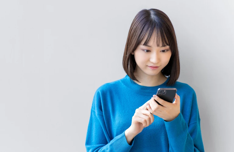 肩こりとスマホの関係性とは｜福山市の整体ならボディケアハウス ふくろう